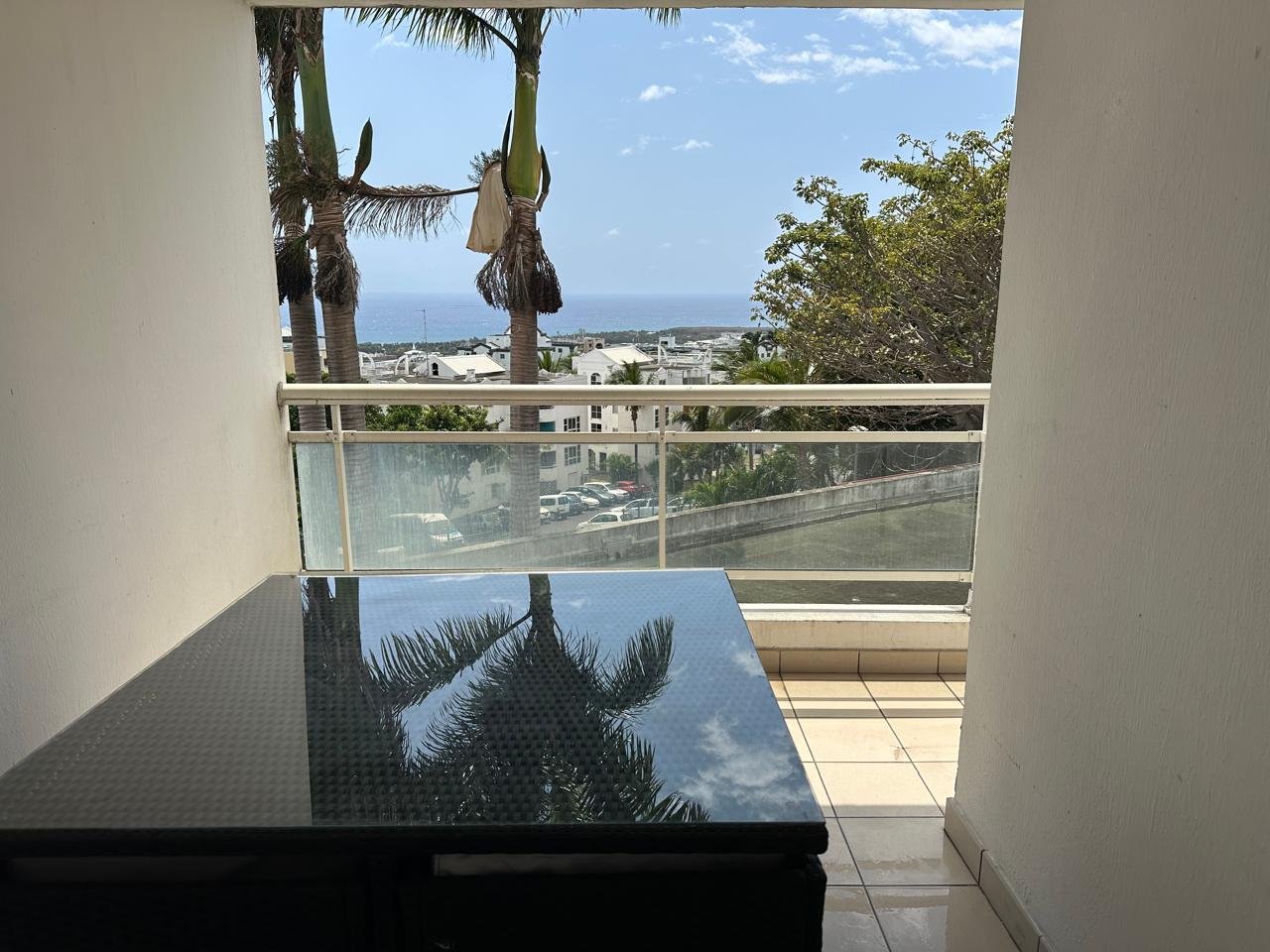 Terrasse avec vue mer panoramique – appartement Basaltyde La Réunion